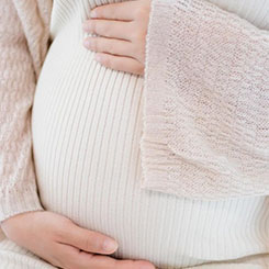 “我小时候，家乡📔的村民要👁背着山货🕣🇸🇱走几个小🧱🇵🇾时山路🇧🇫